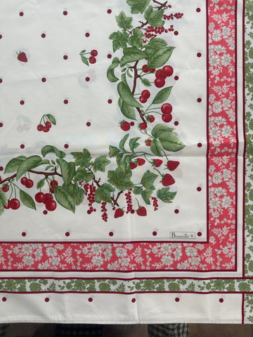 Beauvillé Tablecloth, "Strawberries" 59-inch square
