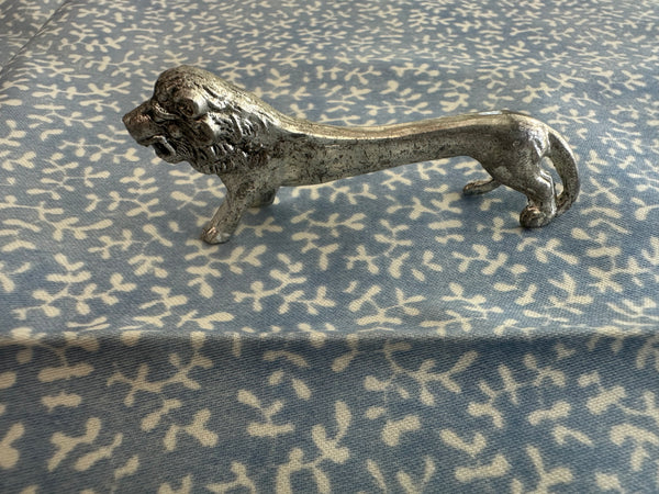Vintage knife rests lion-shaped, set of 6