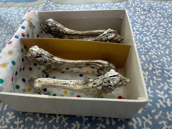 Vintage knife rests lion-shaped, set of 4
