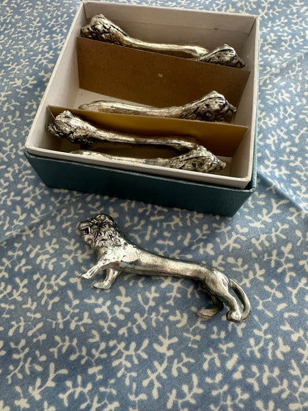 Vintage knife rests lion-shaped, set of 6