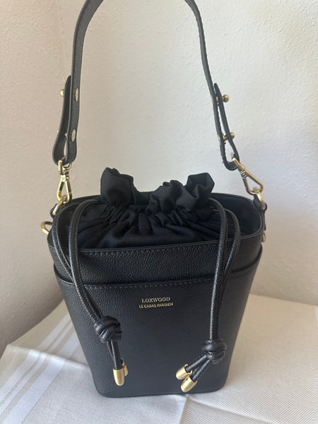 Yara Bucket Bag in black